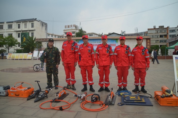 国度矿山应急接济东源队参与富源县2020年全国防灾减灾日科普知识宣传活动