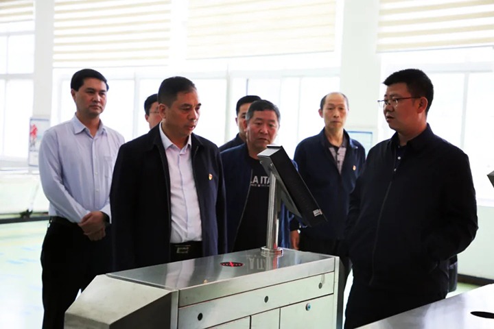 镇雄县委书记肖顺兴带队赴镇雄煤业公司发展安全出产专项调研