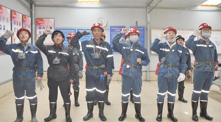 云南煤矿安全监察局曲靖监察分局副局长杨国伟一行赴陆东煤矿发展安全出产督导调研