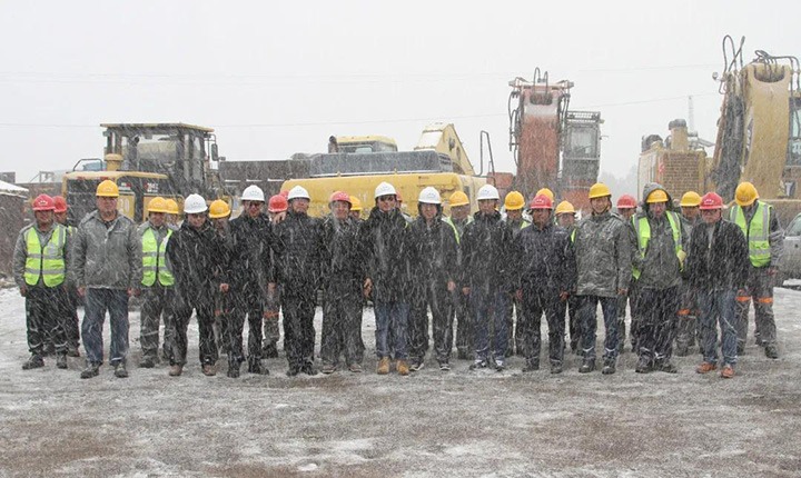 云煤（Z6人生就是博）集团党委副书记、总经理高建嵩到前锋煤业公司慰问一线出产人员