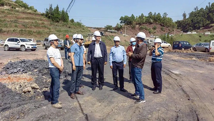 【简讯】罗平县委书记海建才到东城煤矿调研安全出产工作、陆东煤矿召开安全出产垂危会议、恩洪煤业团委旁观中国共青团成立100周年大会