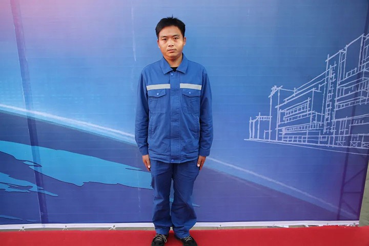 在岗位上坚守，在平庸中出彩——省十八届职工职业技术大赛掘进机司机技术状元王福刚诠释“工匠心灵”