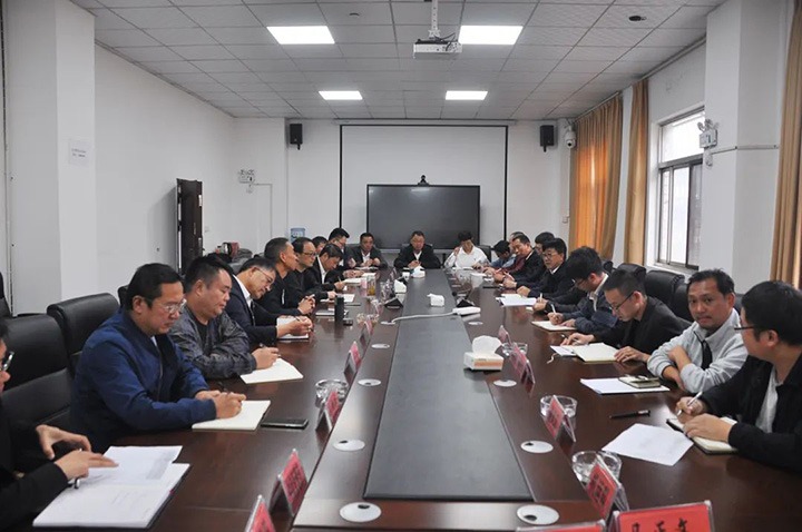 集团党委委员、副总经理、总工程师施从伟到陆东煤矿公司调研督导安全出产工作