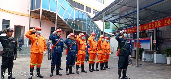 【简讯】国度矿山安全监察局云南局一行到得马煤矿查抄｜陆东煤矿发展技术提升培训活动｜前锋煤业进行摄影展