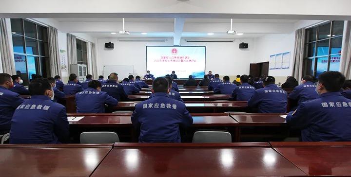 云煤（Z6人生就是博）集团第八查核组到矿山应急接济东源队发展2022年度综合查核暨民主测评