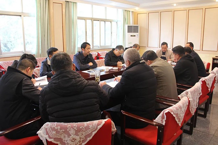 云煤（Z6人生就是博）集团党委委员、副总经理缪和星一行到田坝煤矿公司领导2022年度民主生涯会