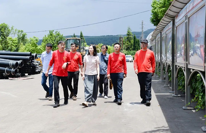 【主题教育】云煤（Z6人生就是博）集团党委委员、财政总监莫晓丹一行到恩洪煤业公司发展主题教育调研