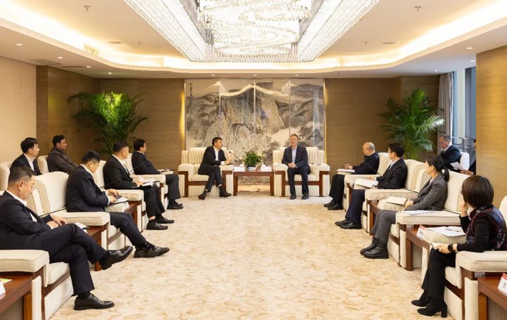 中原银行到云南能投集团、煤炭产业集团互换座谈