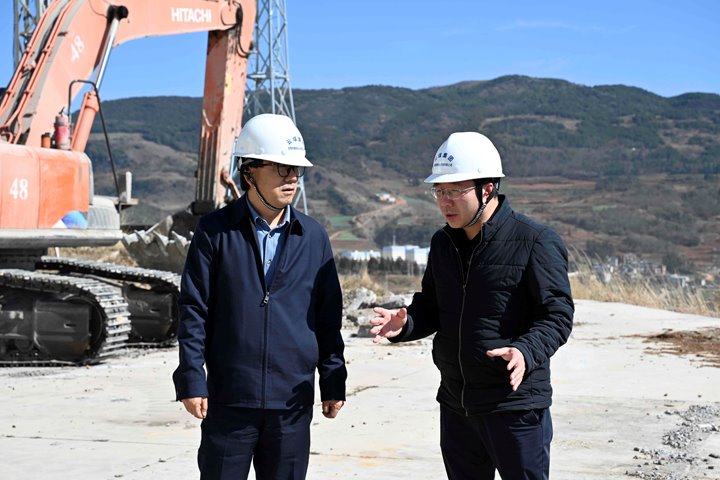 集团党委委员、副总经理、总工程师施从伟到前锋煤业调研安全出产工作