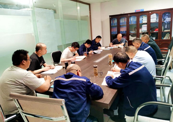 煤矿“夜讲堂”：值班间隙一幼时，人人都是安全讲师！