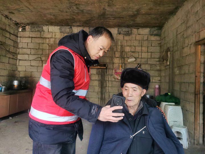 泥土里长出的“亲人”